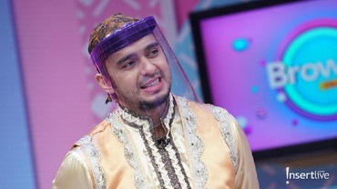 img-title Dilanda Pandemi Corona, Ini Cara Ali Zainal Bawa Suasana Masjid ke Rumah