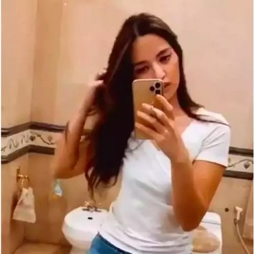 Pakai Celana Superpendek, Gaya Nia Ramadhani Kembali Dihujat