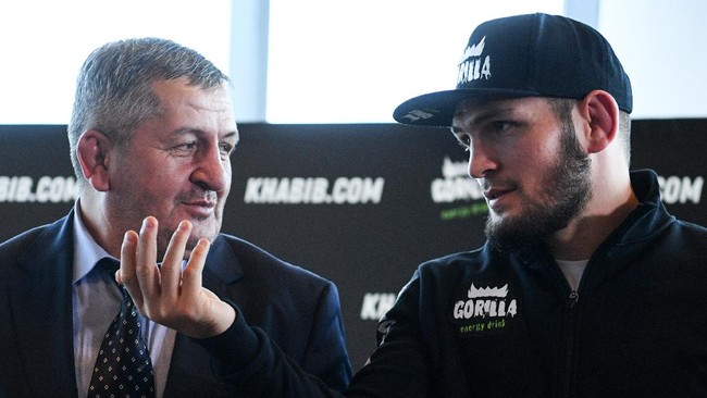 Duel lawan Justin Gaethje di UFC 254 membuat Khabib Nurmagomedov untuk pertama kalinya bertarung di arena UFC setelah kepergian ayah.