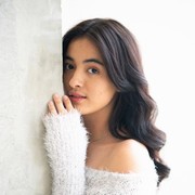 Ingin Tampil Kece? Contek Style Simple nan Elegan ala Mawar Eva de Jongh