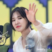 8 Ide Fashion Boyish ala Wendy Red Velvet, Keren!