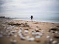 Prancis Kembali Buka Pantai dengan Aturan Dilarang Piknik