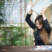 4 Cara Menghentikan Kebiasaan Mendramatisasi, Jangan Sampai Jadi Ratu Drama!