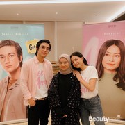 Sarat Karya! Inilah Sosok Ntsana dan 5 Penulis Buku Remaja yang Jadi Idola