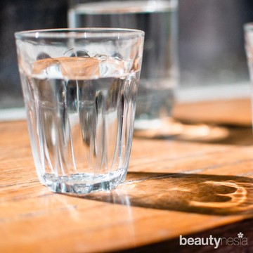 Cara Terapkan Kebiasaan Minum Air Putih, Kamu Bisa Dapatkan Manfaat Ini