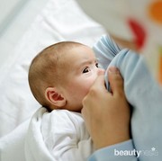 Agar Puasa Lancar, Simak Tips Menyusui di Bulan Ramadan Ini