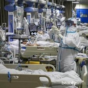 Cerita Perjuangan Tim Medis di Indonesia Meski Nyawa Terancam