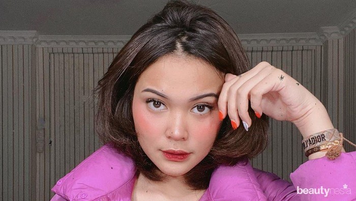 8 Potret Dinda Shafay, Influencer Cantik yang Dihujat Bikin Difuser Anti Virus