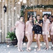 Tampil Modis dengan Piyama Saat Kerja atau Hangout, Kenapa Gak?