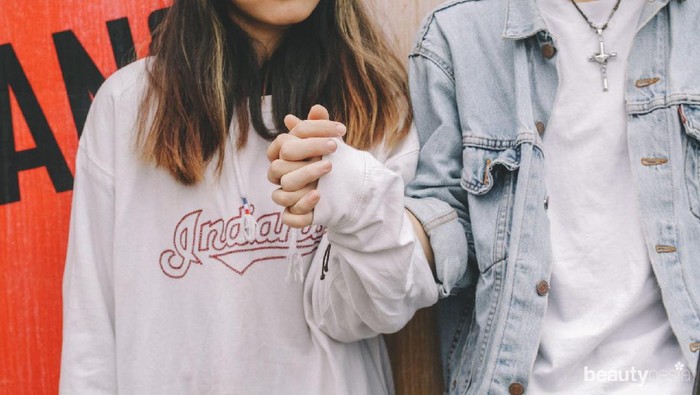 Walaupun Sibuk, Kamu dan Pasangan Masih Bisa Melakukan 4 Hal Ini, Kok!