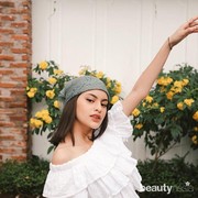 Tips Tampil Modis dengan Outfit Serba Putih ala Influencer Andira Hadley
