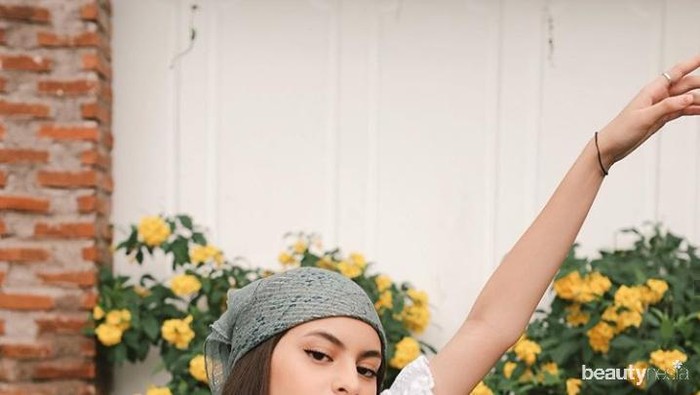 Tips Tampil Modis dengan Outfit Serba Putih ala Influencer Andira Hadley