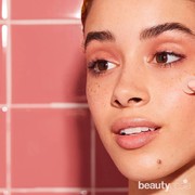 Sering Pakai Plester Jerawat, Benar Ampuh Gak Sih?