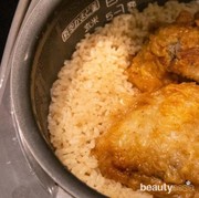 Menanak Nasi Pakai Ayam KFC Rasanya Jadi Super Enak, Cobain Kalau Gak Percaya!