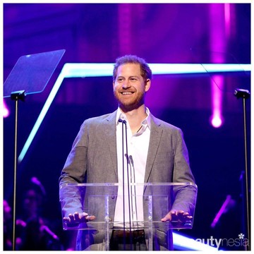 img-title Pangeran Harry Dikabarkan Stres dan Rindu Keluarga Setelah Mundur dari Kerajaan