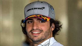 Carlos Sainz Jr, Spanyol Ketiga di Ferrari
