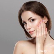 5 Produk Skincare Peeling Wajah yang Ampuh Mencerahkan Kulit