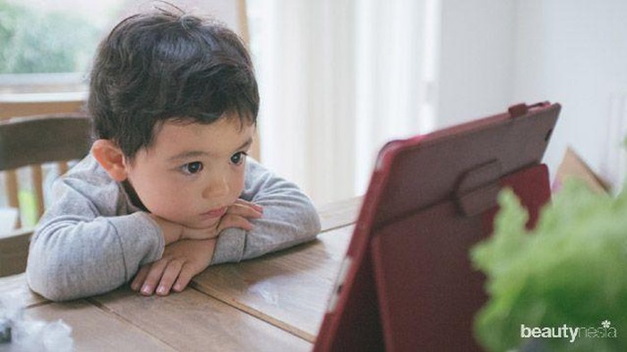 Agar Anak Tidak Kecanduan Gadget, Kamu Bisa Lakukan Hal Ini Moms!