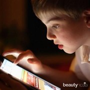 Awasi Si Kecil, Ini Dia 5 Dampak Buruk Kecanduan Youtube Bagi Anak