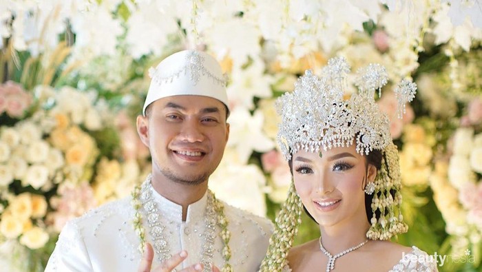 Resmi Menikah, Zaskia Gotik Tampil Anggun dengan Kebaya Putih Adat Sunda