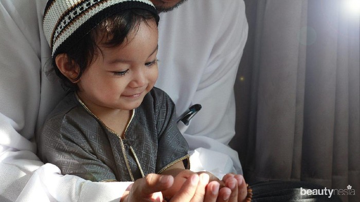 5 Nilai Agama yang Harus Diajarkan Selama Ramadan pada Anak