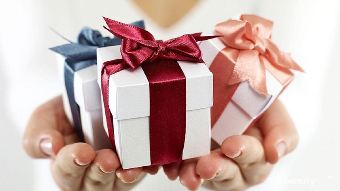 Gak Perlu Mahal! Ini Tips Memilih Kado Anniversary yang Murah dan Berkesan