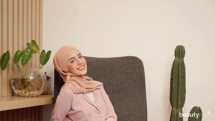 5 Ide OOTD Kece Selama Ramadan di Rumah Aja, Cocok Buat Bukber Virtual!