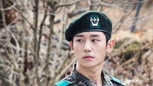 Sebelum Menjadi Terkenal, Aktor Korea Ini Sudah Jalankan Wajib Militer