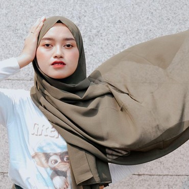 Indira Kalistha Menangis Saat Minta Maaf Soal Komentar Sepelekan Corona