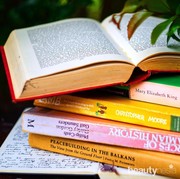 Isi Waktu Saat PSBB dengan Buku Best Seller yang Ringan Dibaca Berikut Ini!