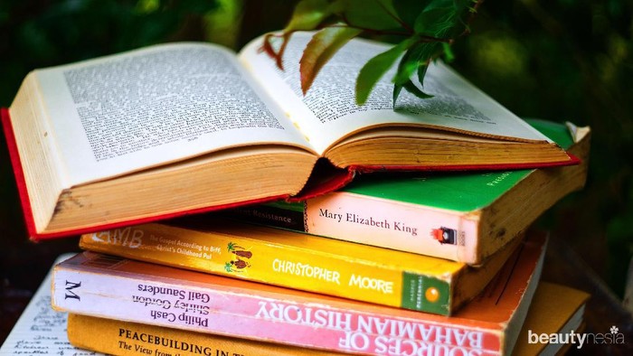 Isi Waktu Saat PSBB dengan Buku Best Seller yang Ringan Dibaca Berikut Ini!