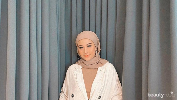 Sambut Ramadan, Awkarin Berhijab Selama 30 Hari