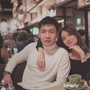 8 Potret Romantis Stella Cornelia Eks JKT48 dengan Suami, Fendy Chow