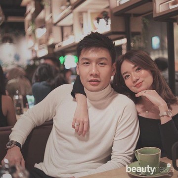 img-title 8 Potret Romantis Stella Cornelia Eks JKT48 dengan Suami, Fendy Chow
