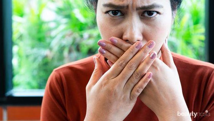Ladies, Punya Masalah dengan Bau Mulut? Cari Tahu Dulu Penyebabnya!