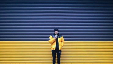 Terima Kejutan dari EXO-L Saat Manggung, Suho EXO Teteskan Air Mata