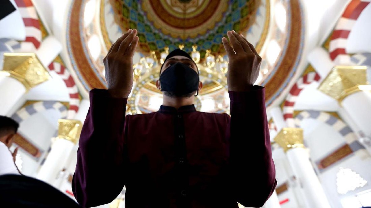 FOTO: Merindu Keridhaan Bulan Ramadan Lewat Itikaf