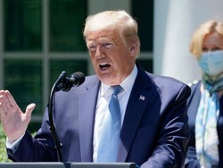 Trump Ingin Buka Kembali Ekonomi AS dengan Vaksin Atau Tanpa Vaksin Corona