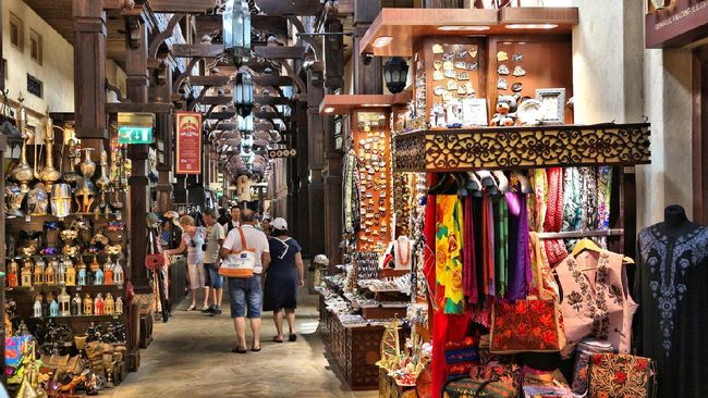 Dubai tak hanya menyuguhkan pemandangan modern. Di Old Dubai, wisatawan bisa juga menikmati nuansa Dubai tempo dulu.