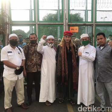 Sempat Menolak, Habib Bahar bin Smith Bebas Bui Karena Corona