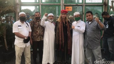 Sempat Menolak, Habib Bahar bin Smith Bebas Bui Karena Corona