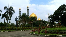 Masjid Dian Al-Mahri, Istana Emas di Tepi Kota Depok