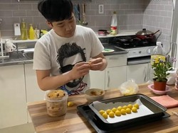Keluarga di Korea Ini Bagikan Momen Seru Bikin Nastar Lebaran
