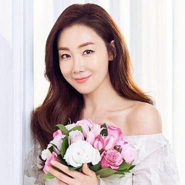 Choi Ji Woo Tinggalkan YG Entertainment usai 10 Tahun Bernaung