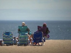 Warga New Jersey Santai Nikmati Pantai