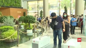 VIDEO: Lockdown Dilonggarkan, Warga Thailand Antre Masuk Mall