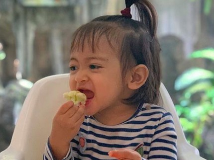 7 Foto Nilouh Putri Bungsu Nadia Mulya, Imut dan Jago Makan