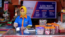 Kisah Agen BRILink, dari Tulang Punggung Jadi Penyalur CSR