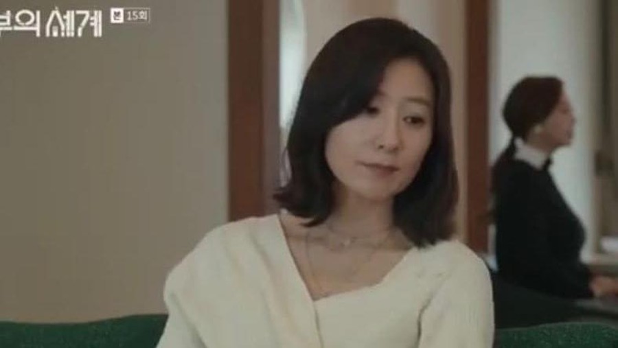 Kim Hee Ae / Ji Sun Woo di The World of The Married