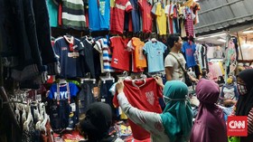 Siap Dibuka Lagi, Pedagang Pasar Tanah Abang Patuhi Protokol